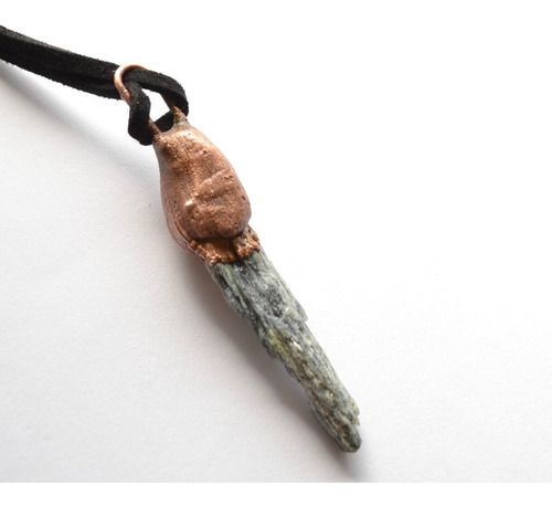 Imagen 2 de 4 de Collar Para El Signo De Tauro, Dije De Piedra Cianita Azul