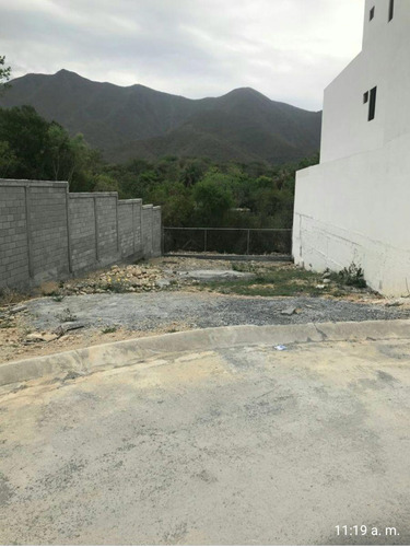 Terreno En Venta En Fraccionamiento Amorada El Barrial, Carretera Nacional