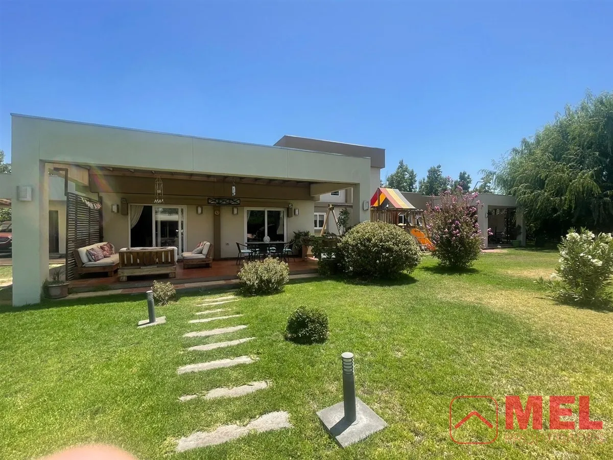 Imagen 1 de 25 de Casa En Arriendo De 4 Dorm. En Colina