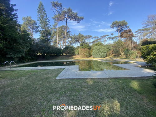 Punta Del Este, Importante Residencia Con Piscina Y Cancha De Paddle