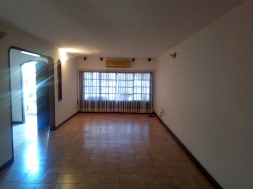 Imagen 15 de 20 de Townhouse Para Remodelar Agua Marina Country El Paraiso 2