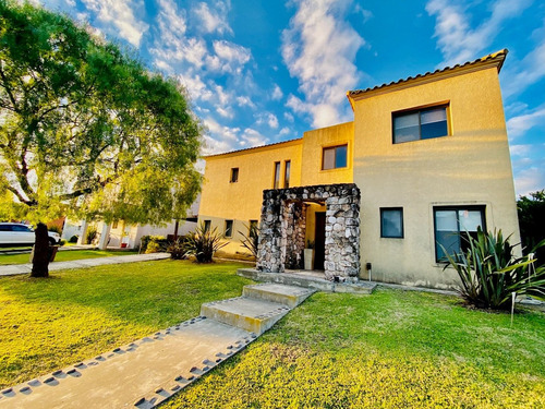 Imagen 2 de 30 de Casa En Alquiler Amoblada De Lujo En Santa Clara, 3 Dormitorios, 2 Baños Y Piscina! Villanueva!