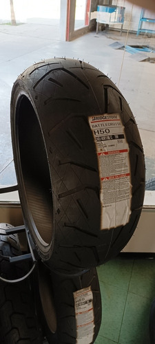 Imagen 2 de 2 de Cubierta Bridgestone Battlecruise H50 240/40 R18 V 79