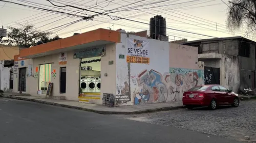 Casa Con 3 Locales Comerciales En Colonia Benito Juárez Auditorio