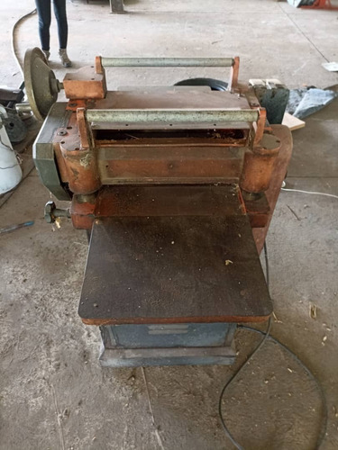 Imagen 2 de 3 de Regruesadora Industrial Para Carpinteria Marca Truper