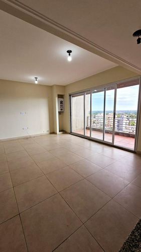 Alquiler! Departamento De Categoría Tipo Dúplex De 2 Dormitorios En Lavalle Al 1100, Barrio Sur