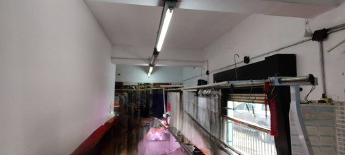 Excelente Local En Esquina Transitada De Sarandí