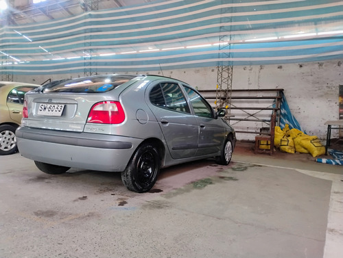 Renault Megane Sedan Authent Base