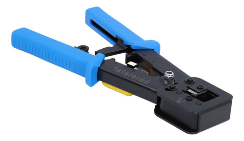 La Herramienta De Crimpado Rj45 Pasa A Través Del Cable Ethe
