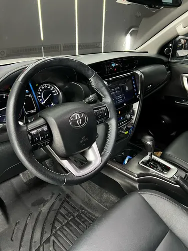 Toyota Fortuner 2.8 SRV