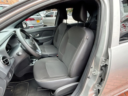 Renault Logan Life + 2025