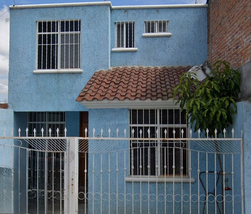 Venta De Casa Ubicada En Lomas Del Ajedrez, Aguascalientes, México.