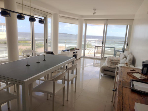 Apartamento En Playa Mansa Vista Y Amenitties