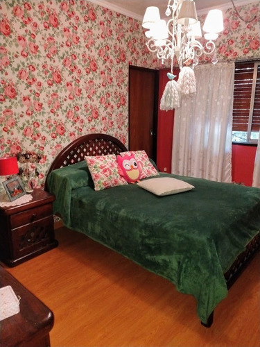 Imagen 2 de 14 de Casa 4 Dormitorios Excelente Ubicación.con Pileta