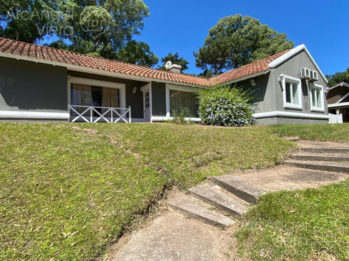 Casa - La Arbolada - En Barrio Priado -punta Del Este