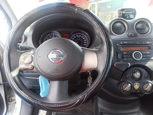Imagem 12 de 15 de Nissan Versa 2014 1.6 16v Sl Flex 4p