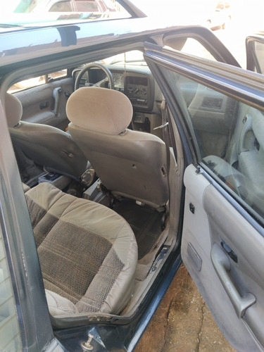 Ford Versailles Royale