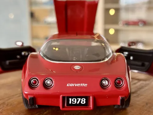 Miniatura Chevrolet Corvette L88 1978 Ut Models 1:18 Ñ Ford