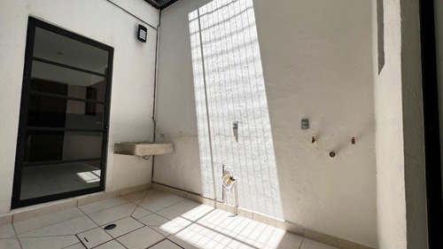Casa Nueva En Venta En Cuernavaca, Col. Delicias 3 Recámaras, 4 1/2 Baños, Estudio, Alberca