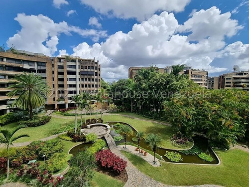 Bello, Cómodo Y Amplio Apartamento En Venta Los Chorros Caracas 23-30269