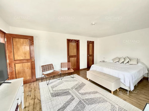 Venta Casa 4 Dormitorios + Piscina. Playa Brava, Punta Del Este
