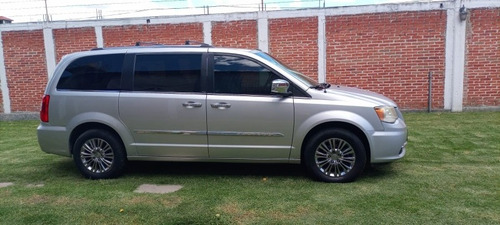 Imagen 7 de 15 de Chrysler Town & Country 2011 3.6 Touring Mt
