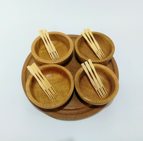 Imagen 3 de 4 de Copetinero Con Cazuelas De Madera Y Pinches