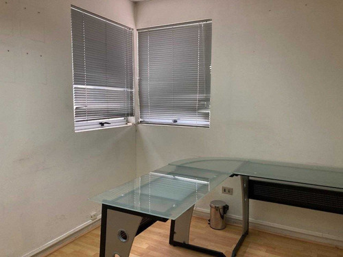 Imagen 2 de 7 de Oficina Amoblada Arriendo | 8 M² | Cocina-sala