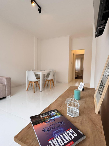 Departamento En Venta, 2 Ambientes A La Calle. Zona Centro