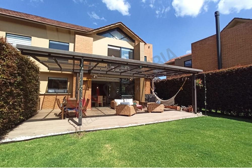 Casa Venta Con Pérgola En Área Social,  Conjunto Hacienda Fontanar, Casa Club, Áreas Verdes, Cancha De Tenis, Parque Infantil