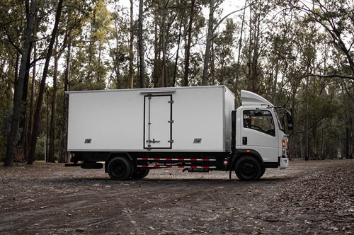 Sinotruk Howo 6.0t Furgon - Motorland Permuto / Financio