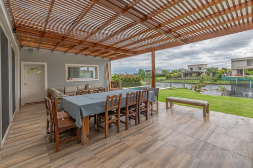 Casa En Venta En El Barrio Vistas - Puertos / Escobar