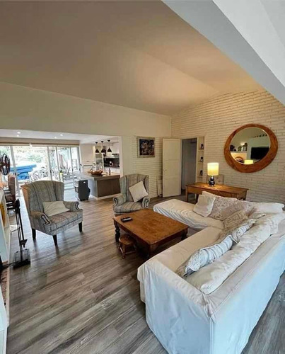 Dueno Alquila Hermosa Casa Punta Este Piscina Climatizada 3 Dormitorios 2 Banos Parrillero Zona Cantegril Segura Aire Acondicionado Tv Smart Wifi Cable Todos Los Servicios Cerca. Cochera Parque 1000 M