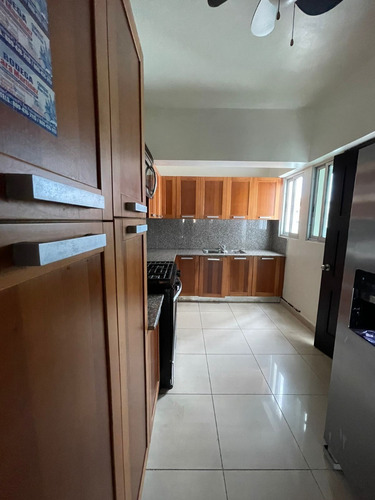 Imagen 9 de 12 de Apartamento En Alquiler Con Línea Blanca En Gascue