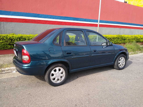 Chevrolet Corsa Sedan 1.6 8v Gls 4p
