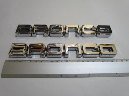 Imagen 8 de 10 de Par Emblemas Ford Bronco Accesorio Emblema