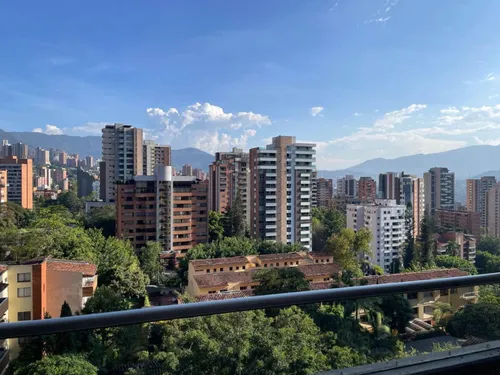 Apartamento En Arriendo En Castropol. Cod A16630