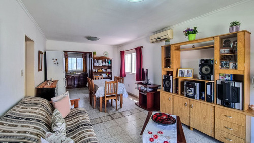 Casa 3 Ambientes Venta Lobos Con Jardin Y Quincho