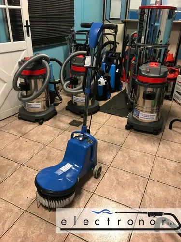 Aspiradora Con Filtro De Agua Lavatapizados Alfombra Soteco