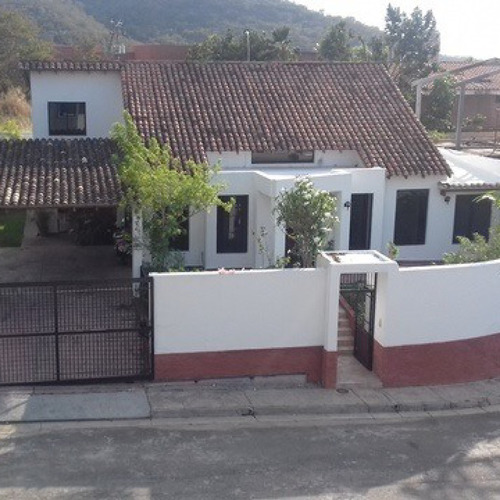 Altacasa Vende Excelente Quinta En Altos De Guataparo