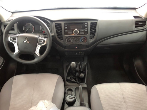 Imagen 2 de 12 de Mitsubishi L200