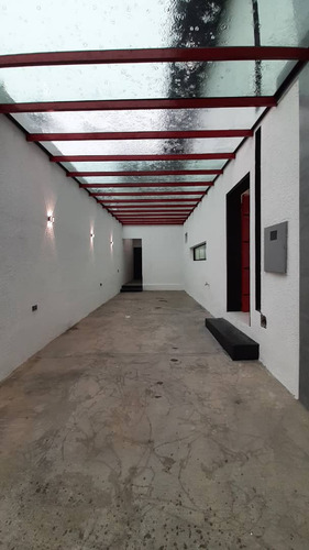 Colinas De Bello Monte Cerca De Valle Arriba Casa En Venta De 450m2