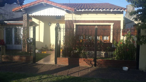 Casa En Venta En Ezpeleta Este