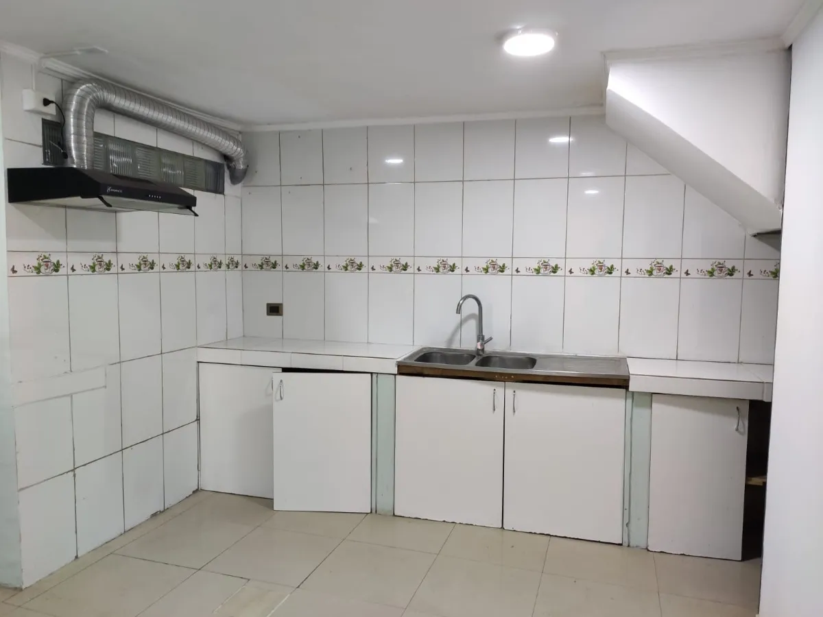 Imagen 5 de 19 de Casa Para Inversión 3 Pisos Con 3 Deptos. La Pampa, A. H.