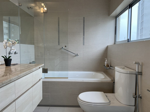 Departamento En Venta De 4 Dorm. En Viña Del Mar