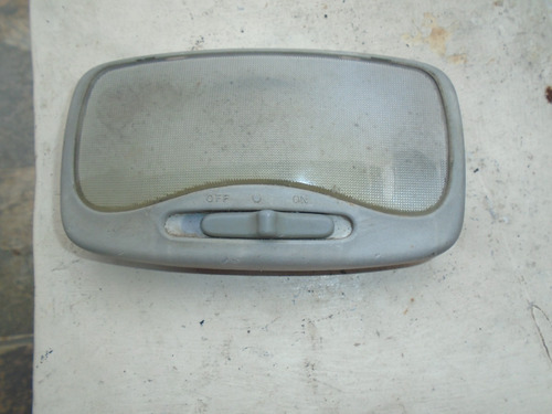 Imagen 3 de 3 de Vendo Luz De Techo Interna De Kia Carens, 2004, # 0k9b051310