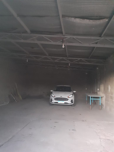 Imagen 5 de 15 de Casa Centrica Con Galpon En Terreno Amplio