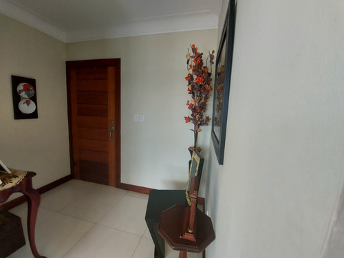 Imagen 8 de 10 de Vendo En Piantini 5to Piso De 4 Habitaciones Y 4 Parqueos