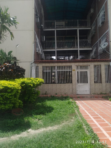 Beraca 007 Venta Apartamento En Complejo Residencial El Lago Ii- Los Samanes Maracay.