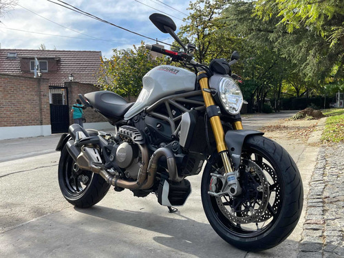 Ducati Monster 1200s